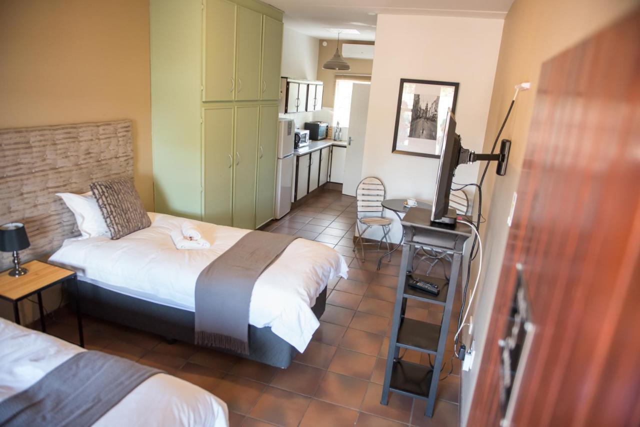 Melrose Place Guestrooms Potchefstroom Luaran gambar